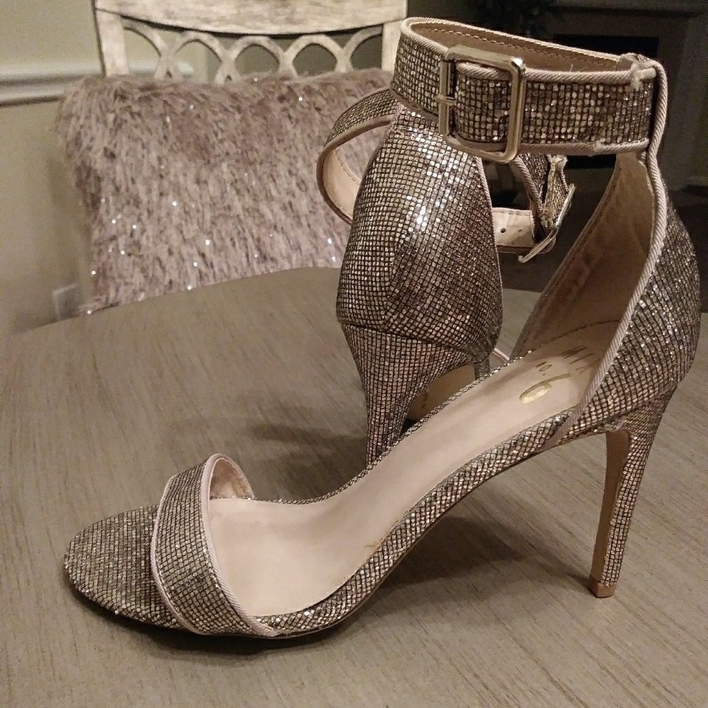 Mix No.6 Metallic Gold dress shoes size 9